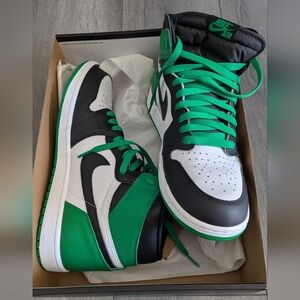 Air Jordan 1 Retro High OG Lucky Green, Black and White